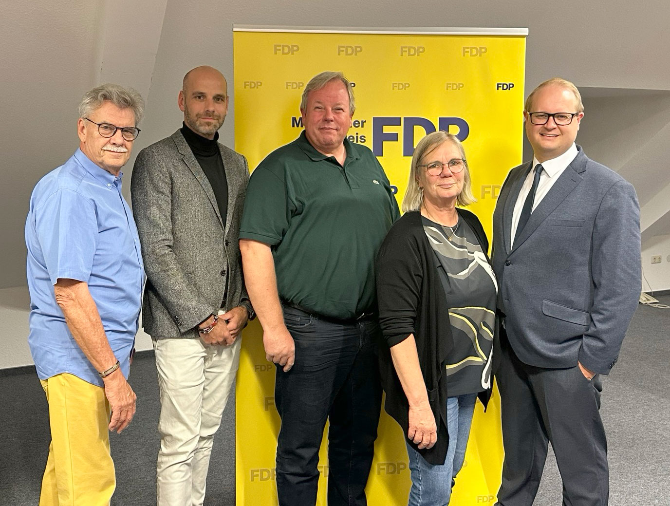 Gruppenbild Kandidaten und Sitzungleitung